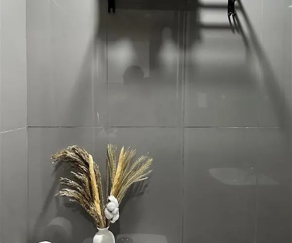 Apartment King-size Bed Makati