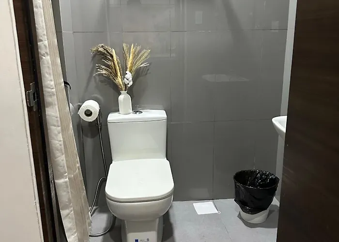 Apartment King-size Bed Makati