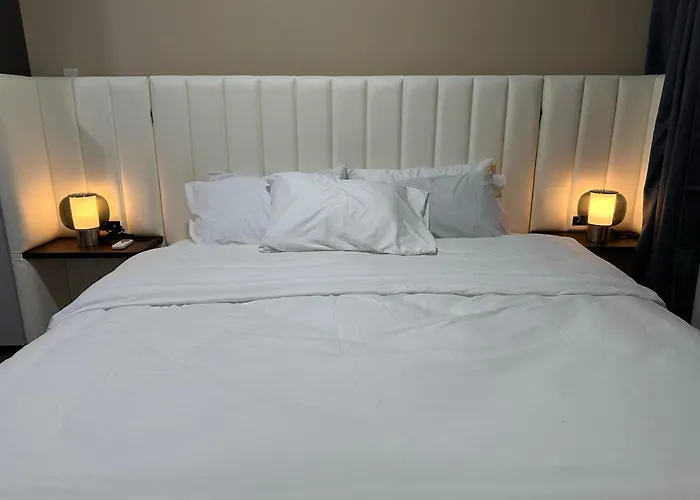 Apartment King-size Bed Makati