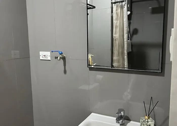 Apartment King-size Bed Makati